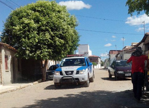 Depois de tiroteios e boatos de homícidio, polícia faz ronda e abordagens bairros Bom Jesus e Urbis II