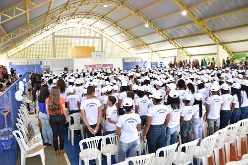 Quase mil alunos participam da formatura do Proerd em Guanambi