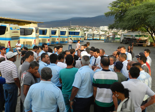 Empresa Novo Horizonte: Funcionários estão paralisados e sindicato cobra uma resposta