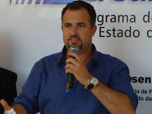 Prefeito é roubado e levado como refém por bandidos