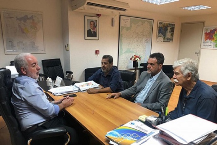 Brumado: Após reunião na Seinfra, fruto de parceria com Deputado Daniel Almeida, prefeito festeja conquista das obras de recuperação asfáltica da Cleóbulo M. Leite