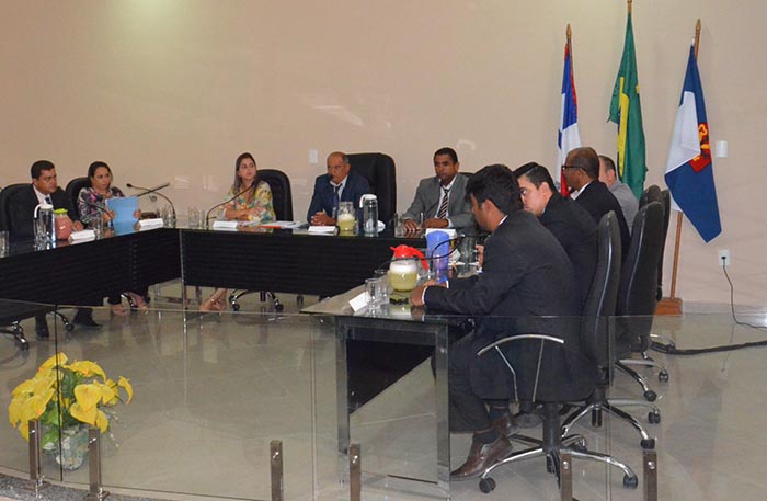 Em época de COVID-19, Câmara de Vereadores de Aracatu delonga votação de Projeto de Lei para investimentos em saúde pública