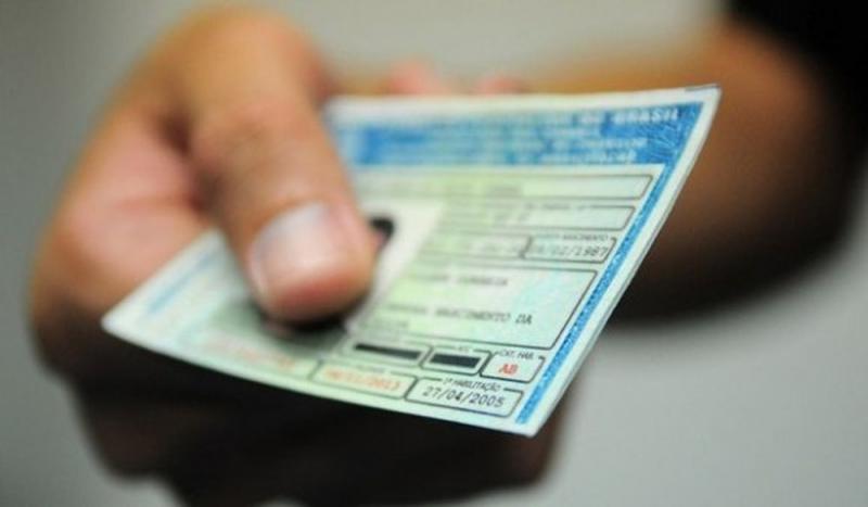 Detran divulga lista de motoristas que podem perder CNH na Bahia; confira