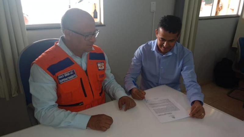 Guajeru: Convênio é assinado com a SUDEC para abastecimento de água no município