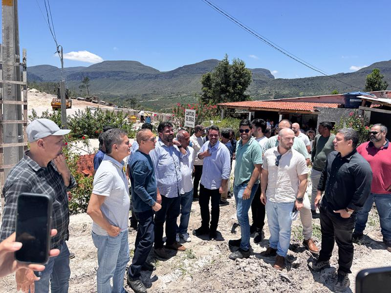 Comitiva do governo do Estado visita canteiro de Obras da Pavimentação Asfáltica entre Ibicoara e a Cachoeira do Buracão