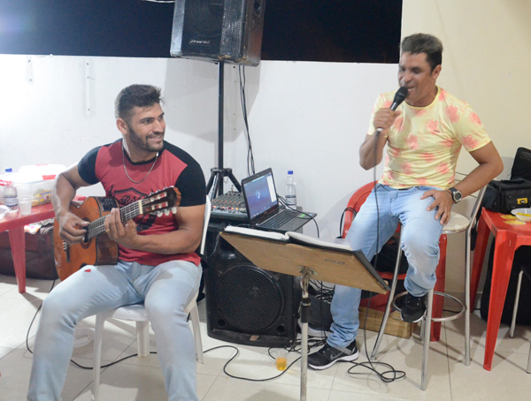 Evento: Equipe da Padaria Pão de Mel de Brumado se confraternizam e realizam trocas de presentes