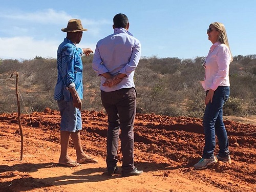 Malhada de Pedras: Prefeita acompanha de perto construção de barragem na Fazenda Lagoa Comprida
