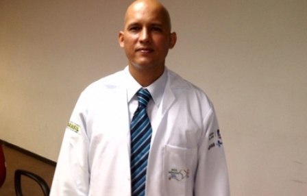 Feira de Santana: Médico cubano não receitou dose excessiva e volta a trabalhar segunda, diz prefeitura