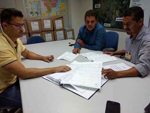 Gil Rocha anuncia pavimentação da Praça de Esportes Luiz Cabral em Guajeru