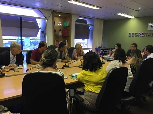 Prefeita de Malhada de Pedras participa de reunião na SESAB para últimos ajustes do consórcio de Saúde da Região de Brumado