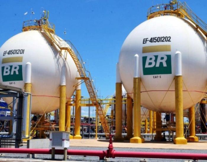 Petrobras aumenta preço da gasolina em 2,25% nas refinarias