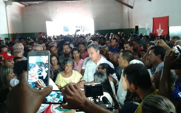 Ex-dirigente nacional do MST, morto em assentamento, é enterrado em Conquista