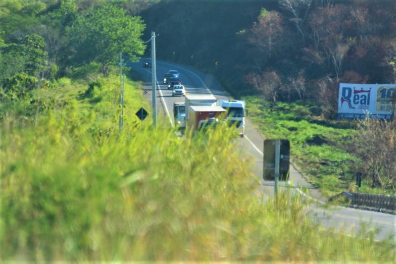 Durante o feriadão, mais de 11 flagrantes de ultrapassagens irregulares foram registradas por hora na Bahia 