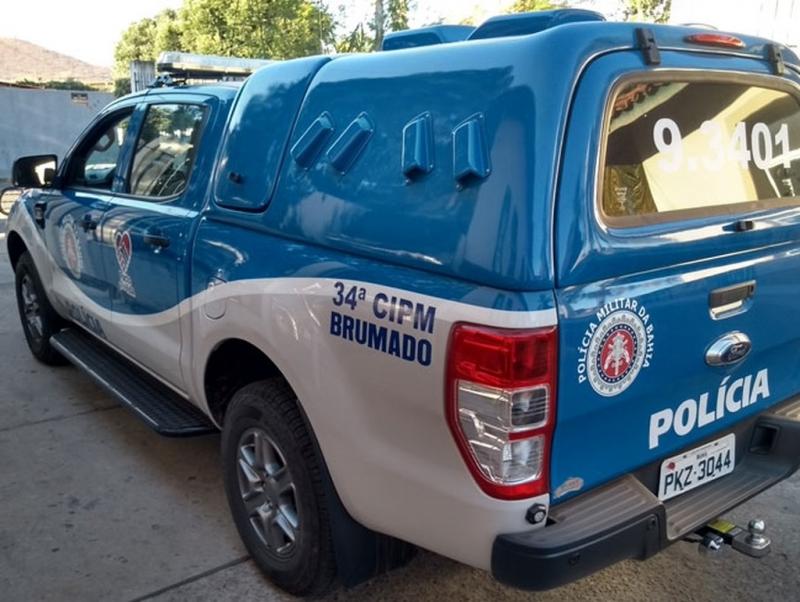 Desentendimento entre casal deixa carro e bar destruídos em Brumado