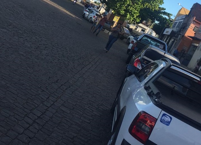 Fila enorme se forma para abastecer no primeiro posto que recebe combustível em Brumado