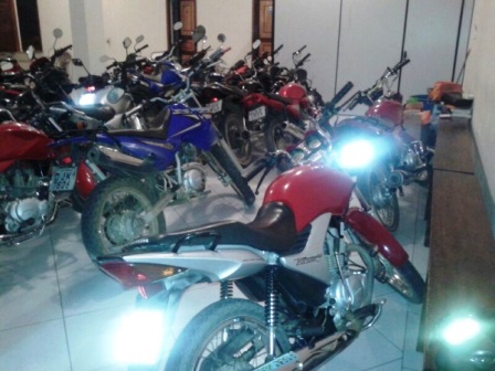 Macaúbas: 4ª CIPM dá continuidade a Operação Trânsito Legal e faz apreensões de 19 motos irregulares.