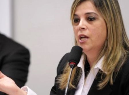 Pastora psicóloga tem registro cassado: 'Não sou homofóbica, esse povo que é cristofóbico'