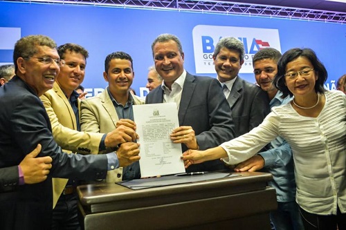 Guajeru: Gil Rocha esteve com Rui Costa em Salvador onde foi assinado um convênio que beneficiará a agricultura familiar