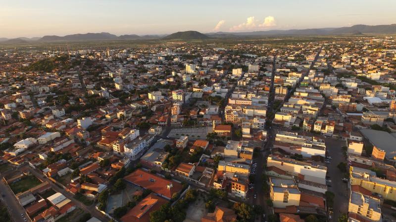 Prefeitura de Guanambi suspende cerca de 300 contratos de profissionais da Educação