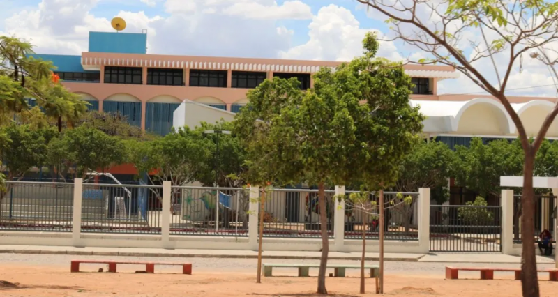 Depois das rede municipal, escolas estaduais e particulares adiam retorno às aulas em Guanambi