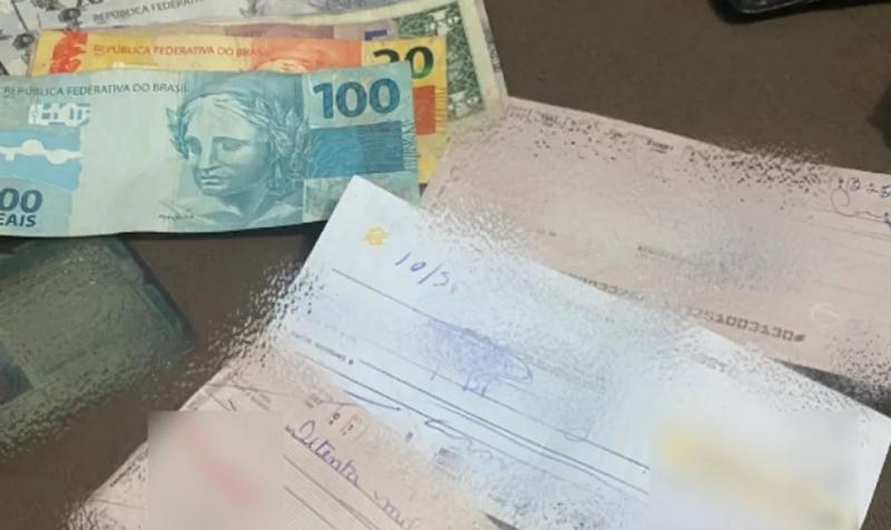 Professora encontra carteira com mais de R$ 80 mil e devolve ao dono em Ibotirama