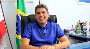 Prefeito de Poções é multado em R$51,6 mil pelo TCM