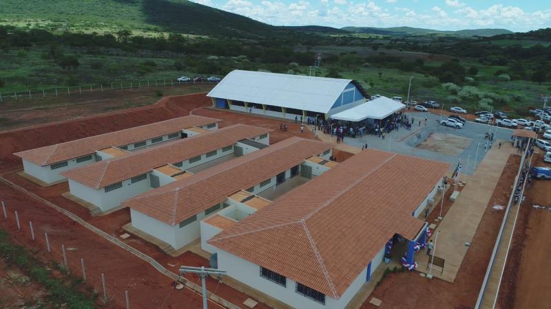Em Rio do Antônio, Rui inaugura escola com capacidade para 600 alunos