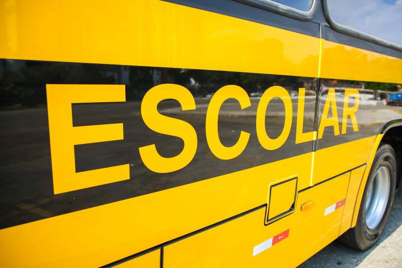 Monitores de transporte escolar estão à 3 meses sem receber pagamentos em Livramento de Nossa Senhora