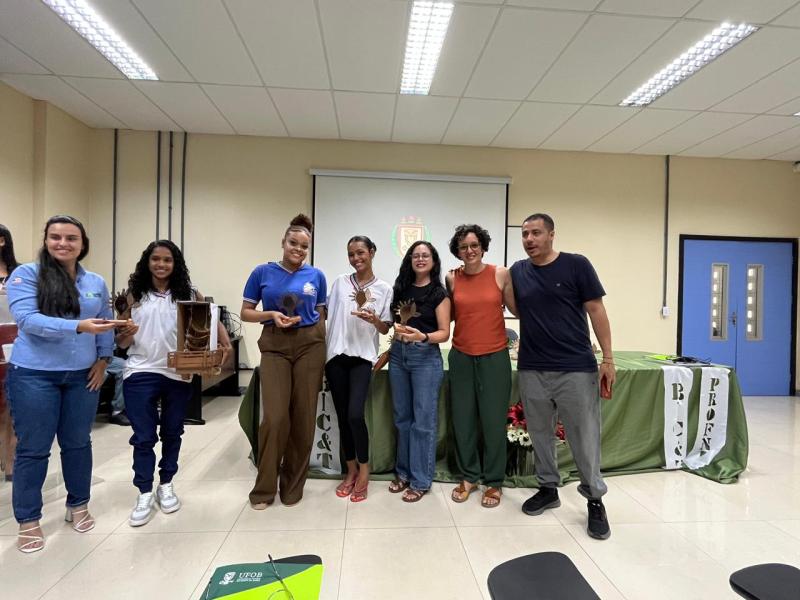 Colégio estadual de Barreiras é premiado com três projetos em encontro sobre educação empreendedora