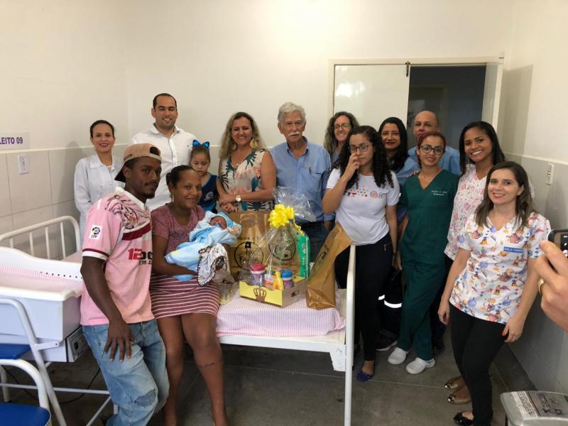 Jhon Levi é o “Bebê Prefeito 2019” de Brumado; criança recebe simbolicamente as chaves da cidade 