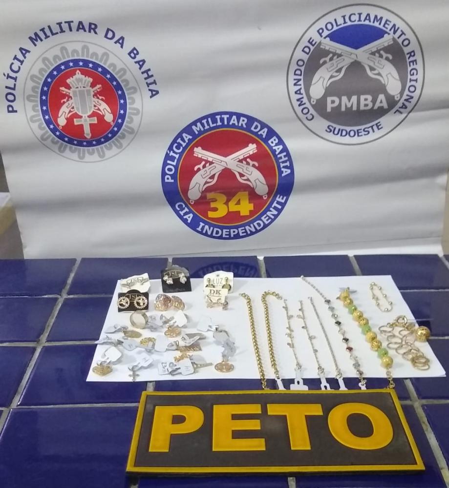 Brumado: Homem se apresenta como oficial do Exército e é detido com joias supostamente roubadas