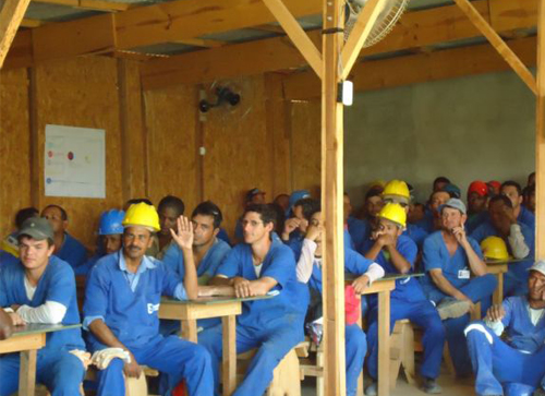 SESOC esclarece trabalhadores de canteiro de obras