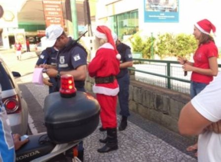 Santa Catarina: Papai Noel é multado; 'Indignado', prefeito pede desculpas no Facebook