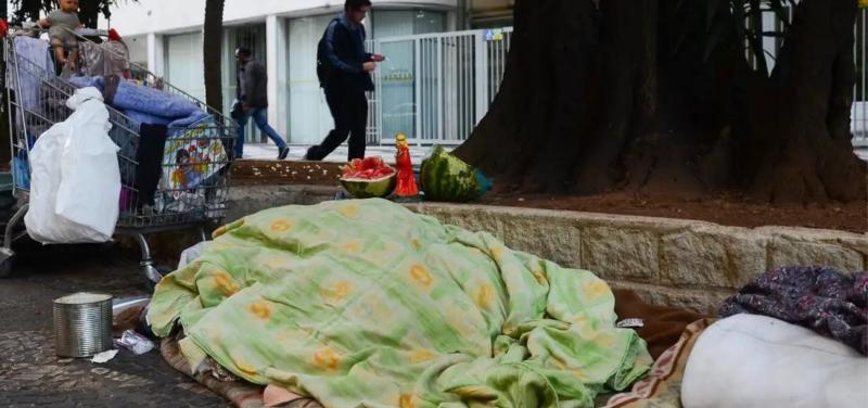 Lula sanciona lei que cria cursos e bolsa de qualificação profissional para pessoas em situação de rua