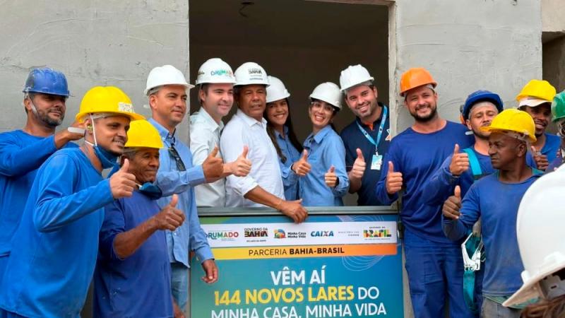 Governador Jerônimo Rodrigues visita obras habitacionais e anuncia mais 200 casas para Brumado