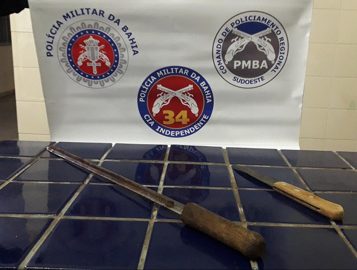 Homem é detido ao ameaçar dono de bar e clientes com faca no bairro Olhos D’água