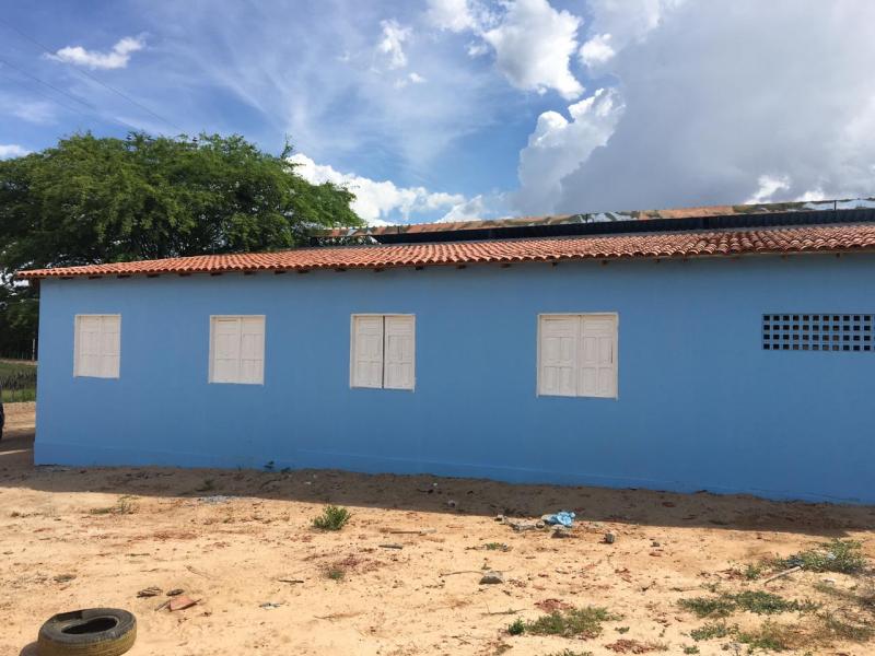 Prefeita de Malhada de Pedras realiza melhorias no prédio escolar de Empueira 