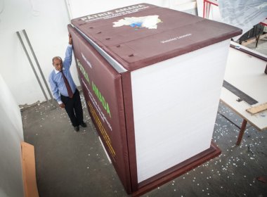 Advogado lança livro de 7,5 toneladas com toda legislação tributária brasileira