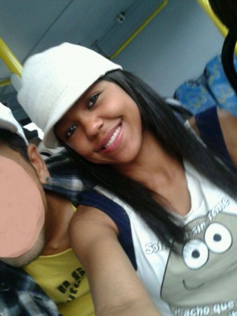 Jovem de 21 anos perde a vida após ser alvejada com um tiro na cabeça 