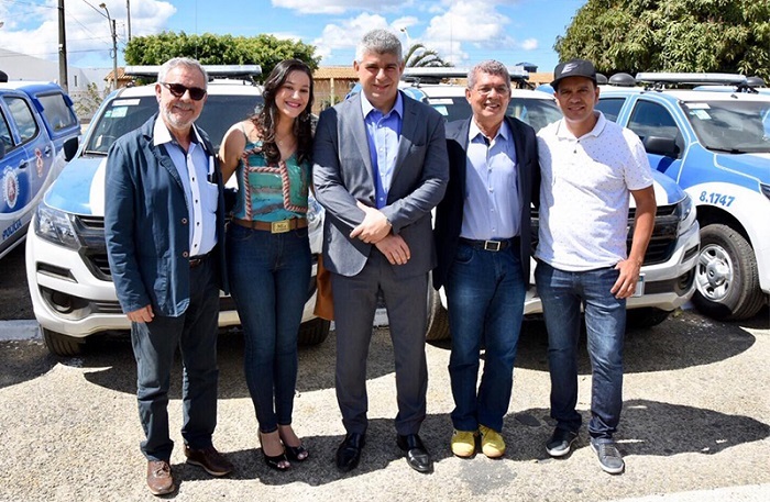 Guajeru recebe nova viatura da PM em cerimônia