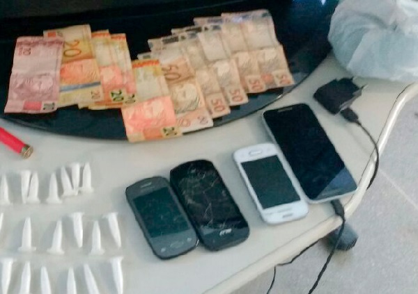 Duas pessoas são detidas por tráfico de drogas em Guanambi