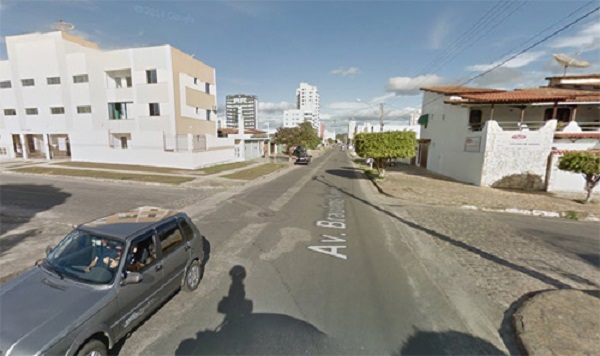 Conquista: mulher é ferida após bandido atirar durante assalto a carro