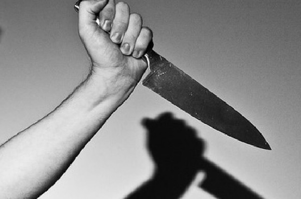 Mulher ataca taxista de Livramento de Nossa Senhora com uma faca durante viagem