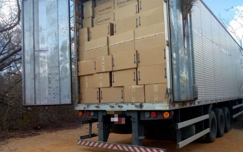 Carinhanha: PM recupera carga de calçados roubados em Goiás avaliada em R$ 1 milhão