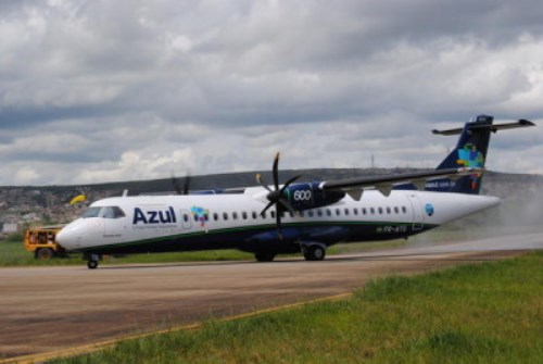 Avião da Azul apresenta pane e retorna ao Aeroporto Pedro Otacílio Figueiredo