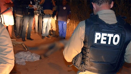 Motorista foge após matar sobrinho e ferir sua própria esposa em acidente