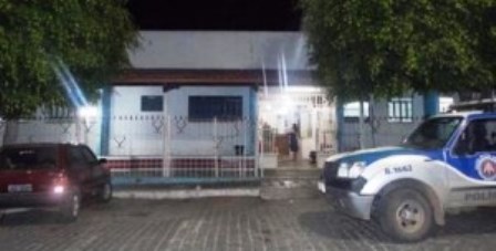 Araci: Professor leva tiro na barriga e tem moto roubada 