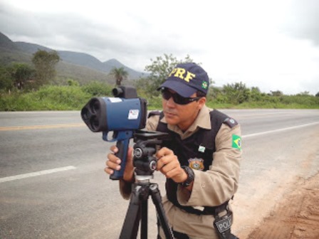 NOVO RADAR DA PRF JÁ ESTÁ SENDO UTILIZADO PELA DEL. 10/04 NA OPERAÇÃO FIM DE ANO