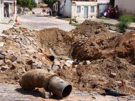 Embasa realiza operação para normalizar abastecimento de água no Bairro São Jorge