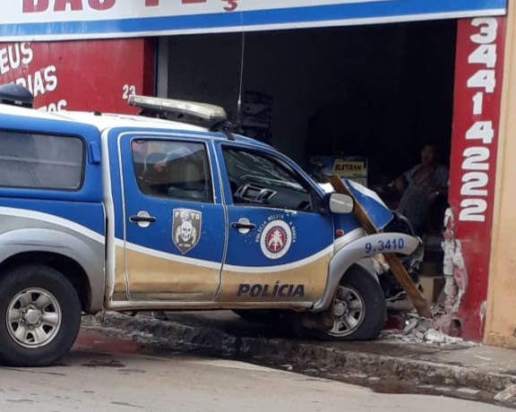 Acidente envolvendo viatura da pm é registrado em Brumado